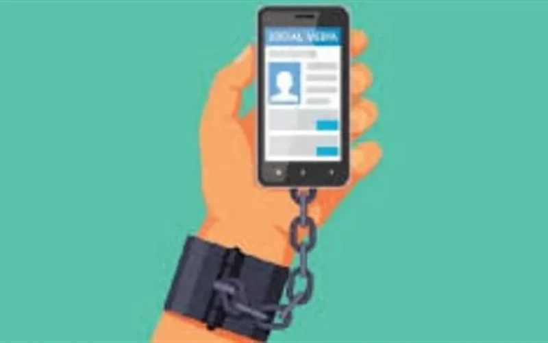 تجنب الإجهاد الذهني.. نصائح فعالة للتعامل مع تطبيقات التواصل خلال ساعات الصيام